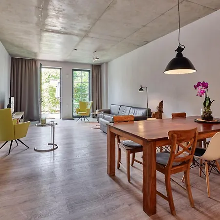 Apartment Havelblau Ferienlofts - Stilvoll Wohnen Unmittelbar An Der Havel - Zentral - Kueche - Wlan - Wallbox - Kajaks Und Fahrraeder Vor Ort
