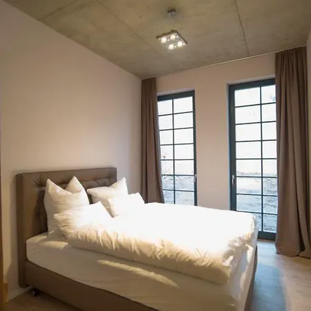 Havelblau Ferienlofts - Stilvoll Wohnen Unmittelbar An Der Havel - Zentral - Kueche - Wlan - Wallbox - Kajaks Und Fahrraeder Vor Ort