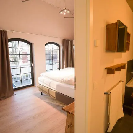 Havelblau Ferienlofts - Stilvoll Wohnen Unmittelbar An Der Havel - Zentral - Kueche - Wlan - Wallbox - Kajaks Und Fahrraeder Vor Ort *