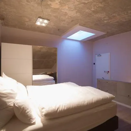 Havelblau Ferienlofts - Stilvoll Wohnen Unmittelbar An Der Havel - Zentral - Kueche - Wlan - Wallbox - Kajaks Und Fahrraeder Vor Ort *