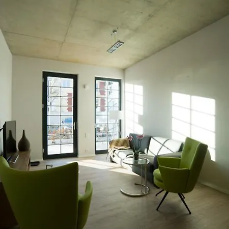 Havelblau Ferienlofts - Stilvoll Wohnen Unmittelbar An Der Havel - Zentral - Kueche - Wlan - Wallbox - Kajaks Und Fahrraeder Vor Ort Apartment *