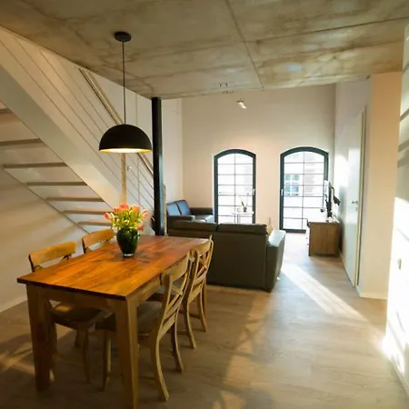 Havelblau Ferienlofts - Stilvoll Wohnen Unmittelbar An Der Havel - Zentral - Kueche - Wlan - Wallbox - Kajaks Und Fahrraeder Vor Ort *