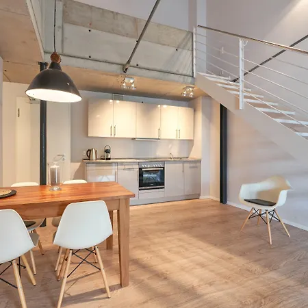 Havelblau Ferienlofts - Stilvoll Wohnen Unmittelbar An Der Havel - Zentral - Kueche - Wlan - Wallbox - Kajaks Und Fahrraeder Vor Ort Apartment *