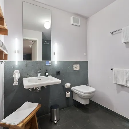 Havelblau Ferienlofts - Stilvoll Wohnen Unmittelbar An Der Havel - Zentral - Kueche - Wlan - Wallbox - Kajaks Und Fahrraeder Vor Ort *