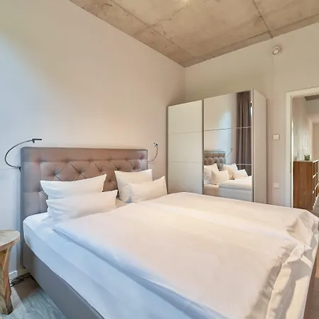 Havelblau Ferienlofts - Stilvoll Wohnen Unmittelbar An Der Havel - Zentral - Kueche - Wlan - Wallbox - Kajaks Und Fahrraeder Vor Ort Apartment *