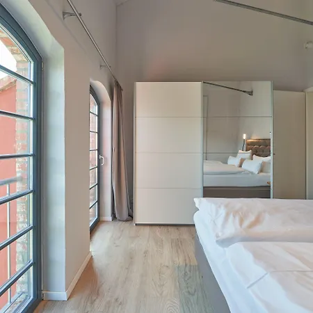 Havelblau Ferienlofts - Stilvoll Wohnen Unmittelbar An Der Havel - Zentral - Kueche - Wlan - Wallbox - Kajaks Und Fahrraeder Vor Ort *