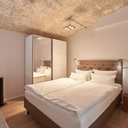 Havelblau Ferienlofts - Stilvoll Wohnen Unmittelbar An Der Havel - Zentral - Kueche - Wlan - Wallbox - Kajaks Und Fahrraeder Vor Ort *
